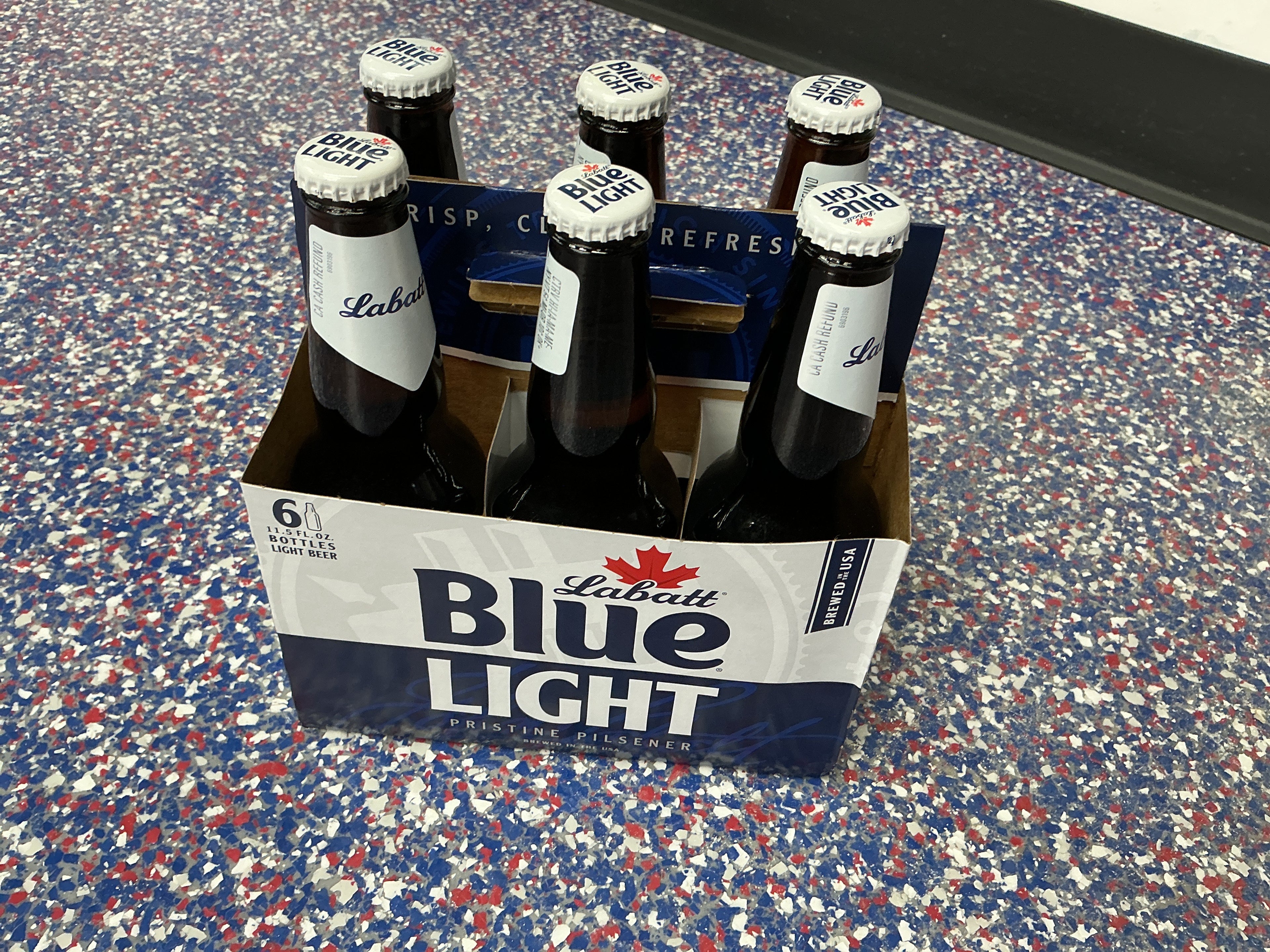 Labatt blue light 4/6 glass