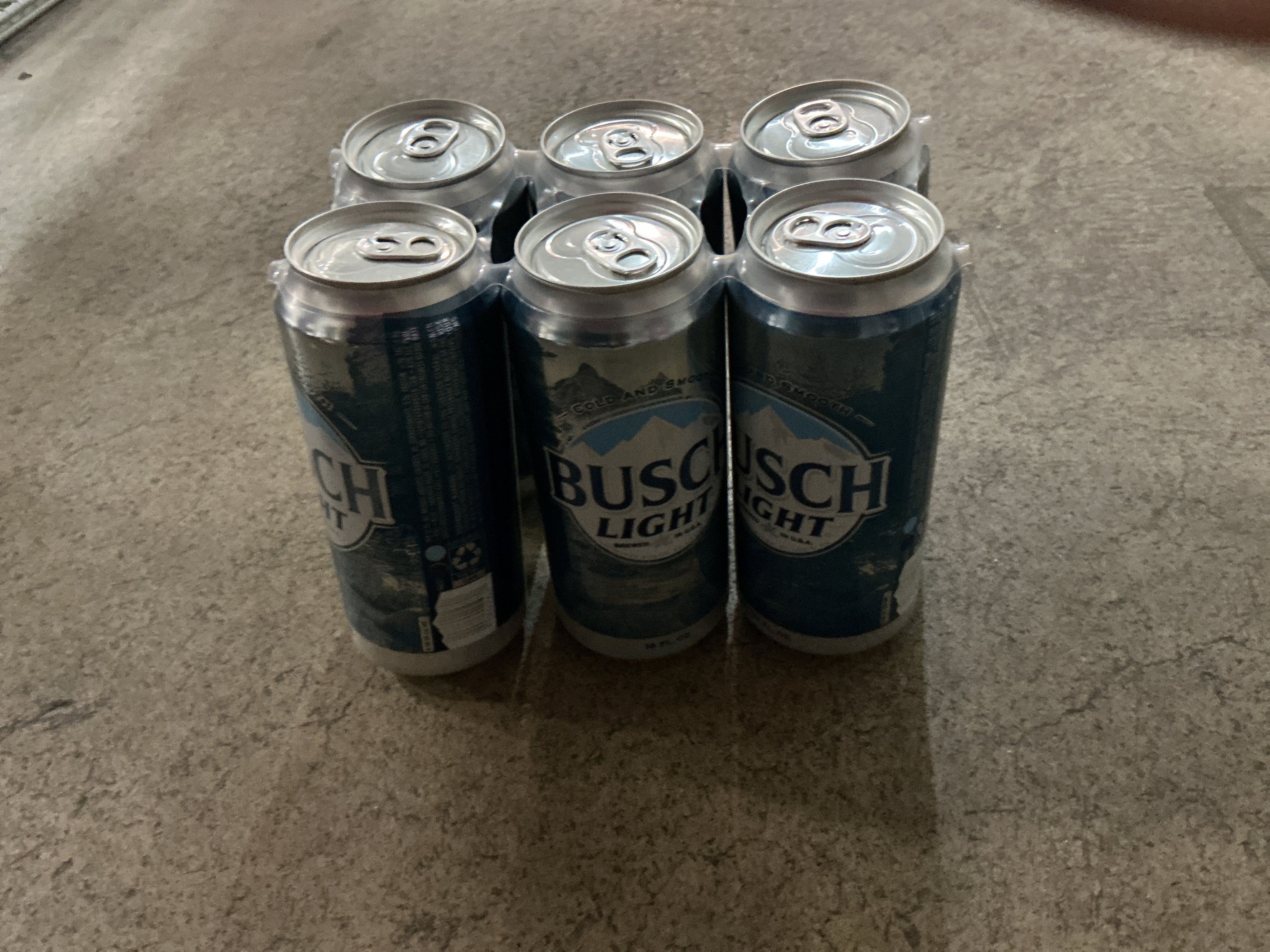 Busch light 4/6 16oz cans