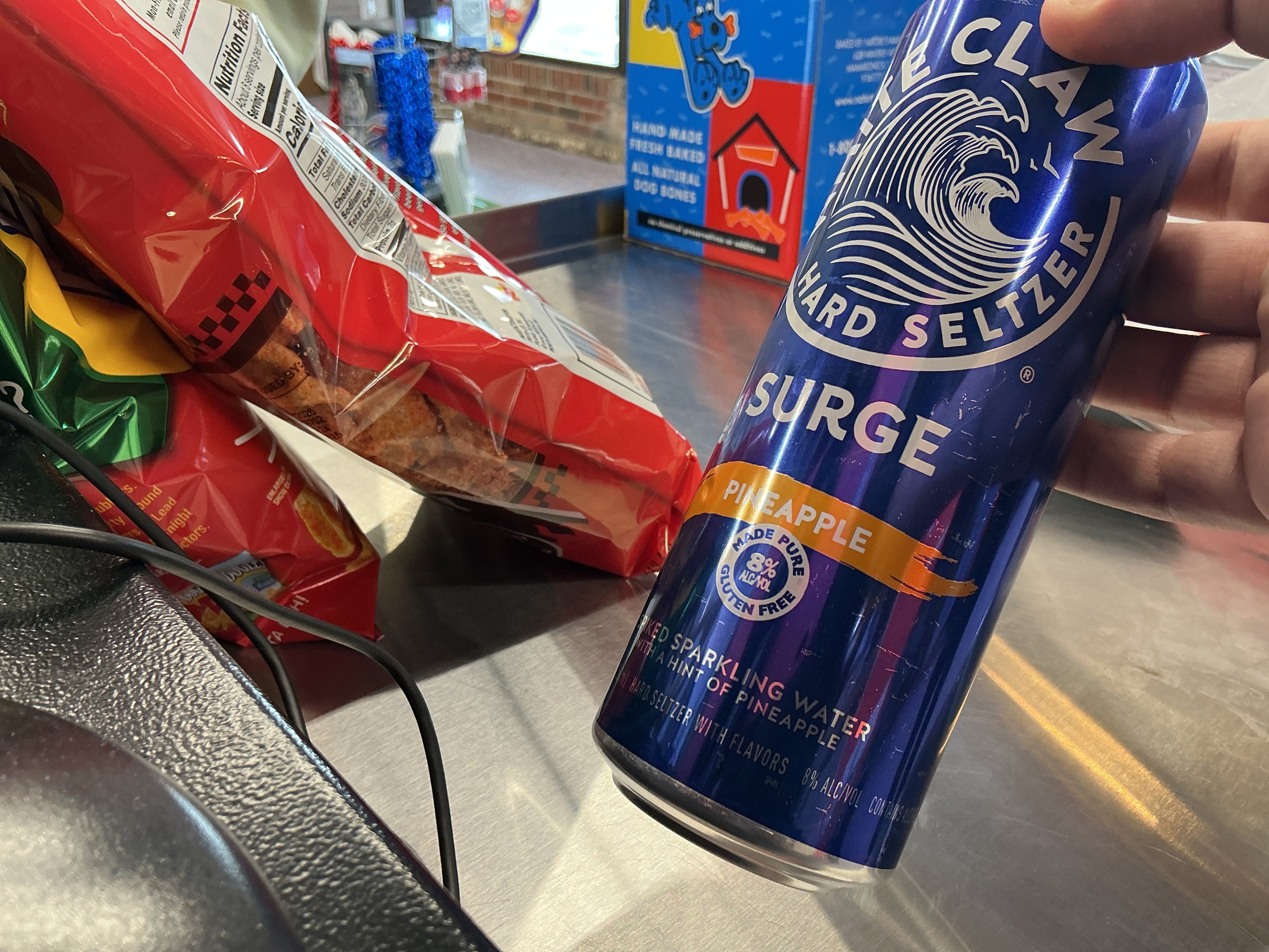 White Claw Surge Pineapple