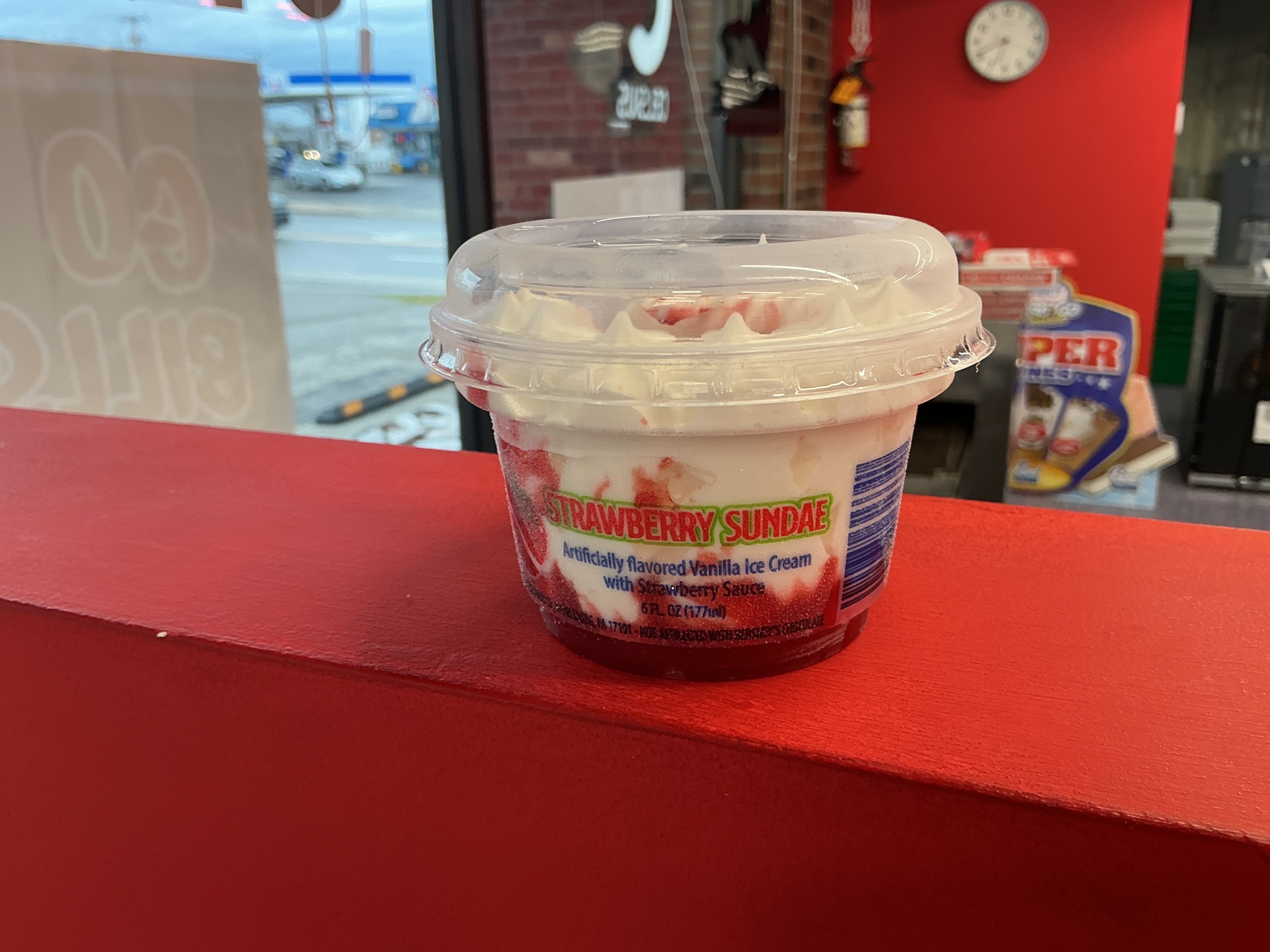 Assorted Sundae cups Cotton candy strawberry chocolate