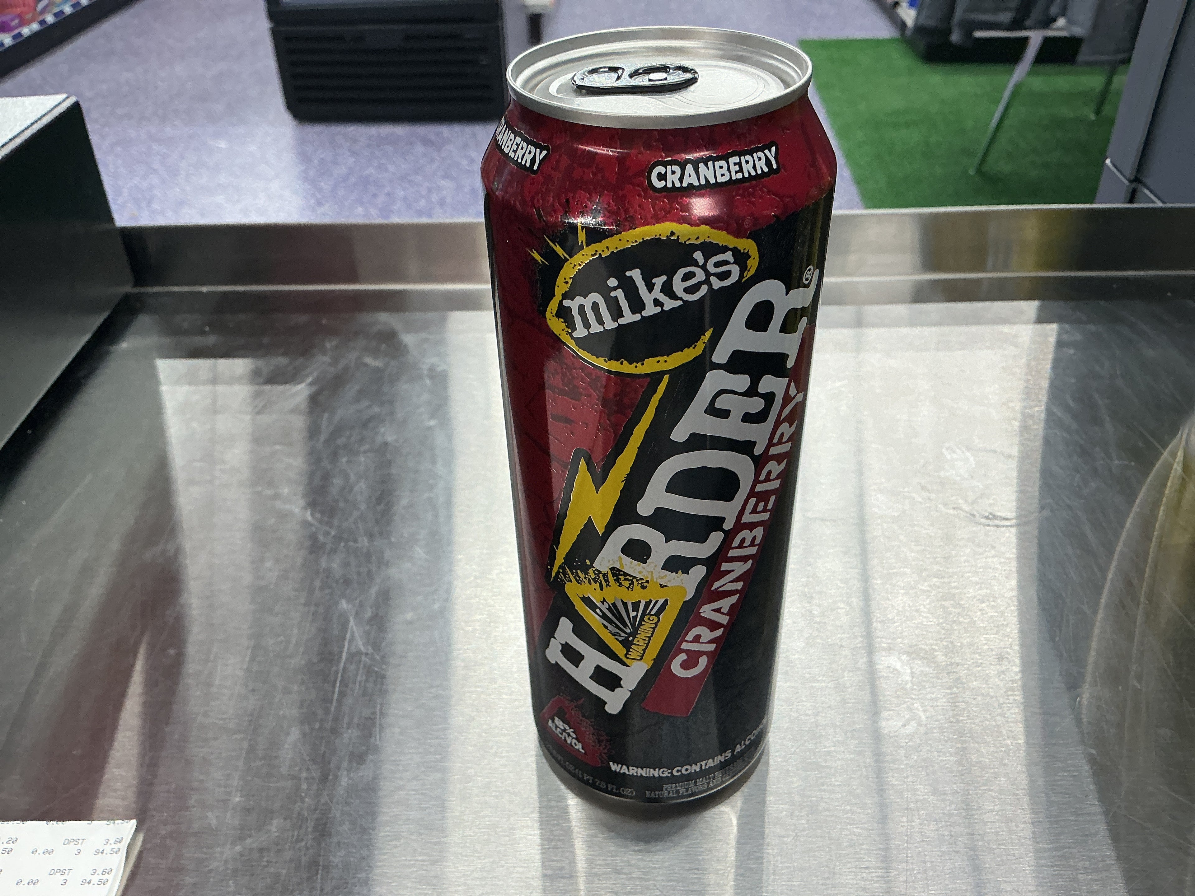 Mikes Harder Cranberry 23oz