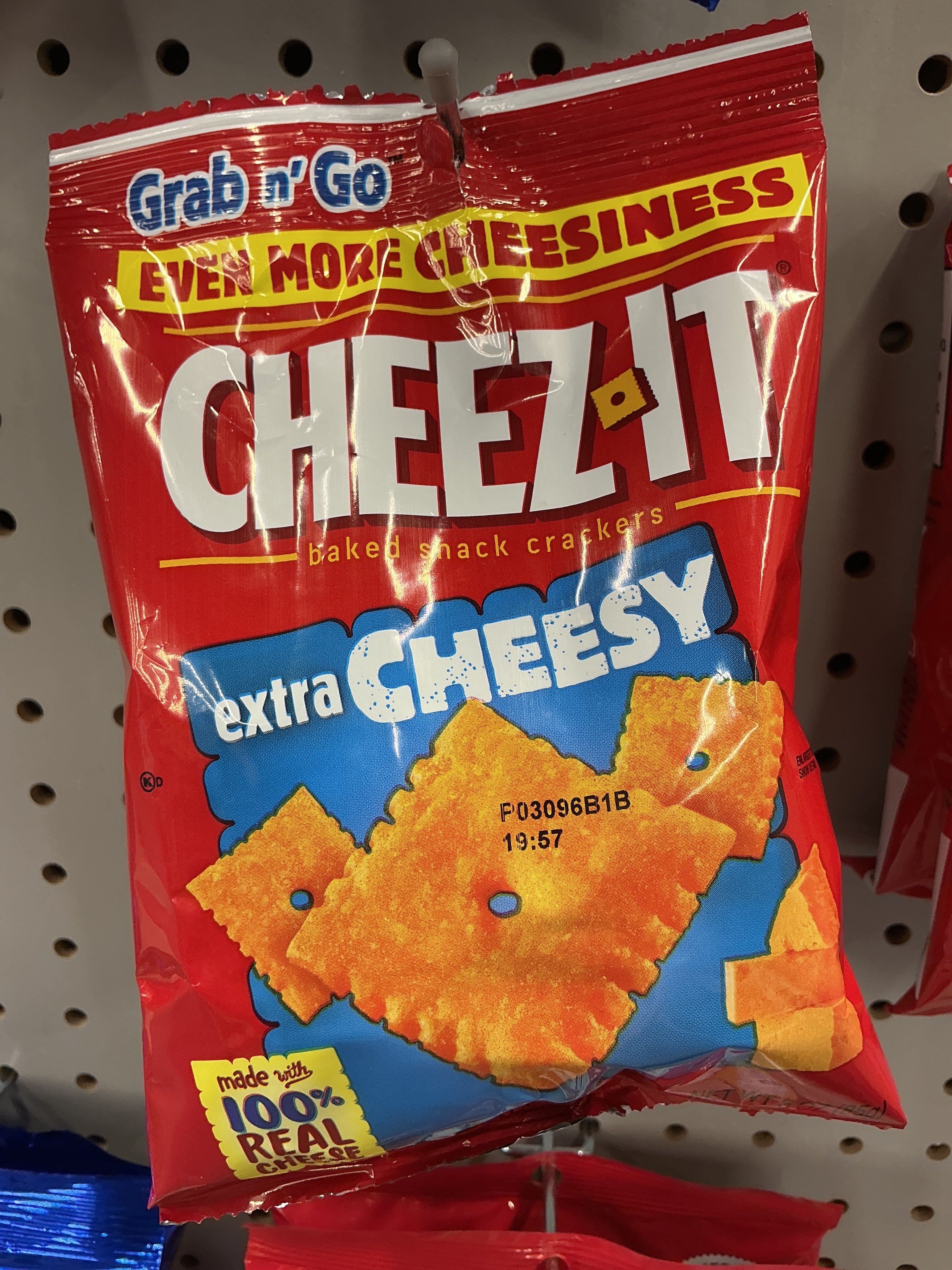 Cheez it extra cheesy